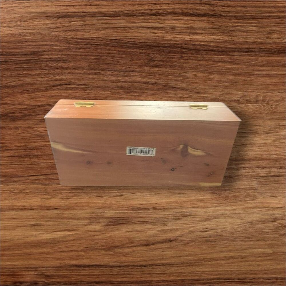 Beautiful Brown Wolves In The Moonlight Wooden Cedar Box - Picture 14 of 14
